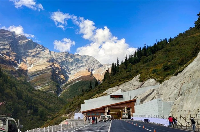 awesome-tour-travels-gallery-manali-atal-tunel